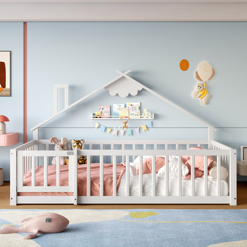 Kinder-Hausbett 90x190 cm | Bodennahes Design mit Rausfallschutz & Tür | Weiß | Modernes Montessori-Bett